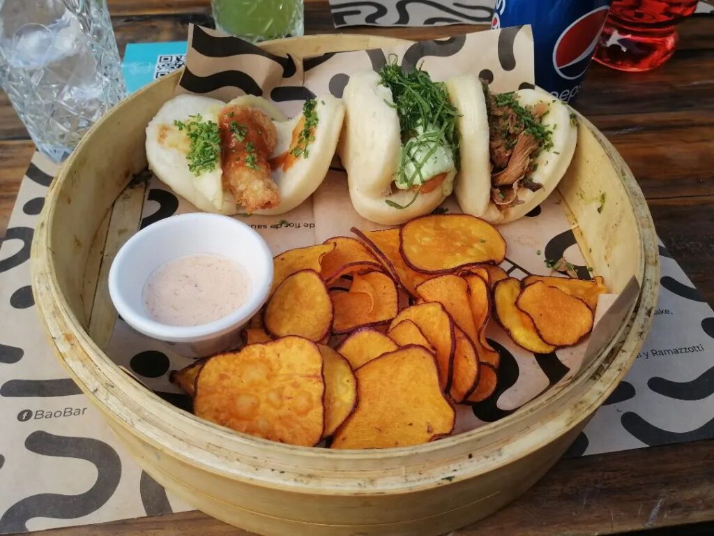 Bao Bar trio comida